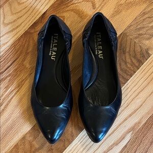 Italeau Mara black leather ballet flat